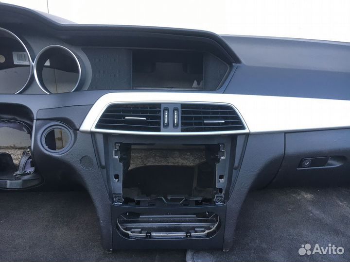 Торпедо Mercedes-Benz C-Class