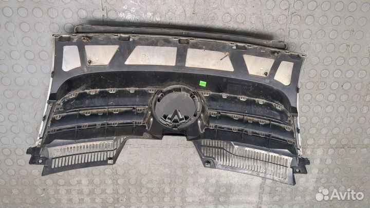 Решетка радиатора Volkswagen Jetta 5