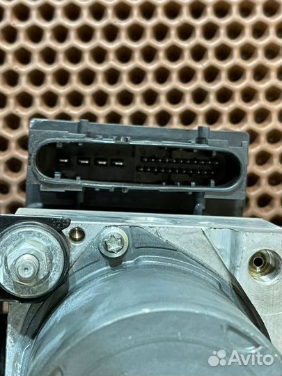 Блок ABS Subaru Forester 2 SG5 EJ205 2006