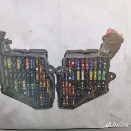 Блок предохранителей Audi A8 D3