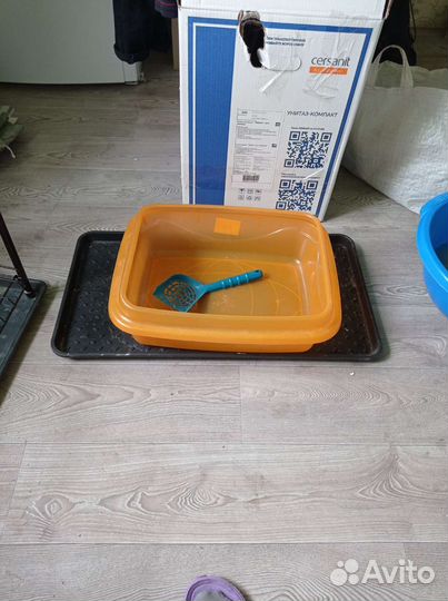 Лоток для кошек большой и миски для корма