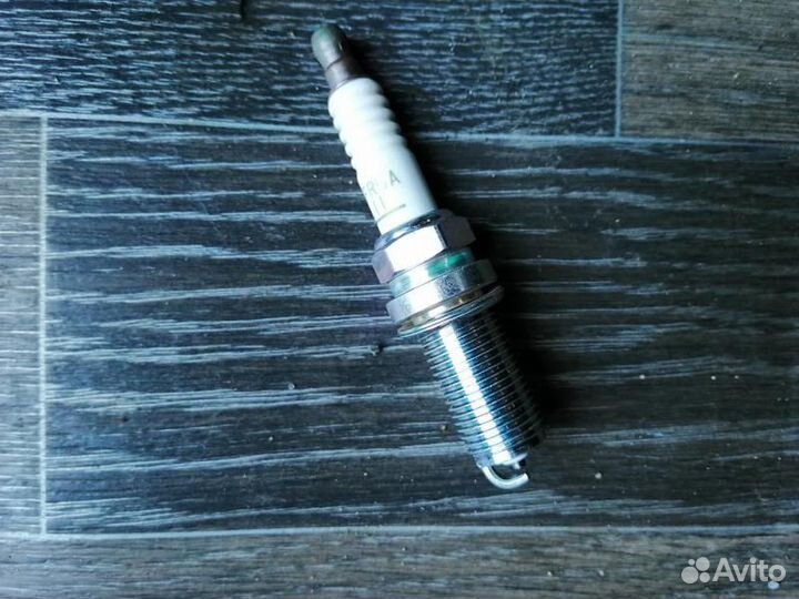 Свеча зажигания оригинал Nissan Almera 1.5 - 1.8L