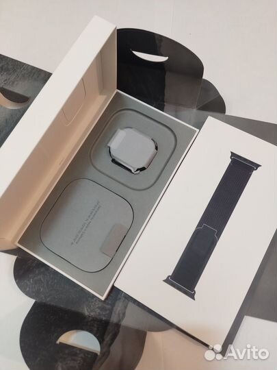 Apple Watch Ultra 2 в черном цвете (49 мм)