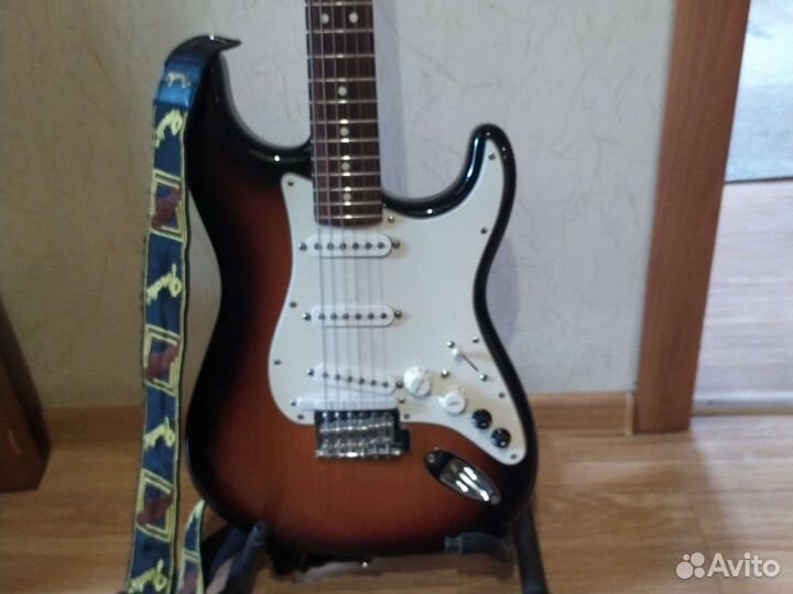 Fender Stratocaster VG Roland