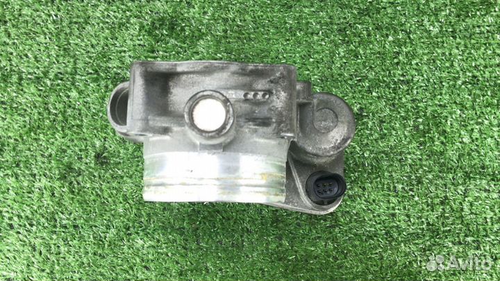 Заслонка дроссельная Volkswagen Passat b6 3C