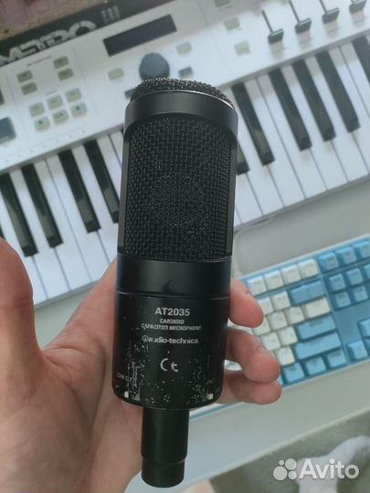 Студийный микрофон Audio-technica AT2035