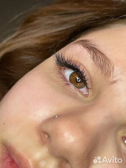 Мастер наращивания ресниц