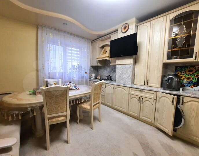 3-к. квартира, 77 м², 2/9 эт.
