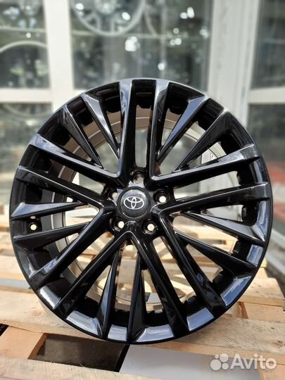 Диски на Toyota, Lexus R18 5x114 чёрный глянец