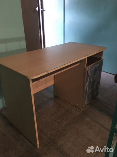 Компьютерный стол