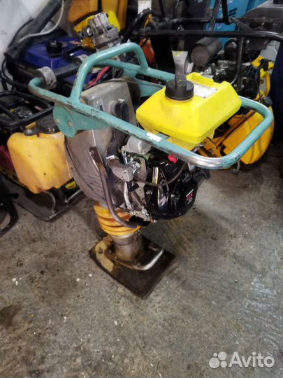 Бензиновая вибротрамбовка вибронога шлепнога трамб