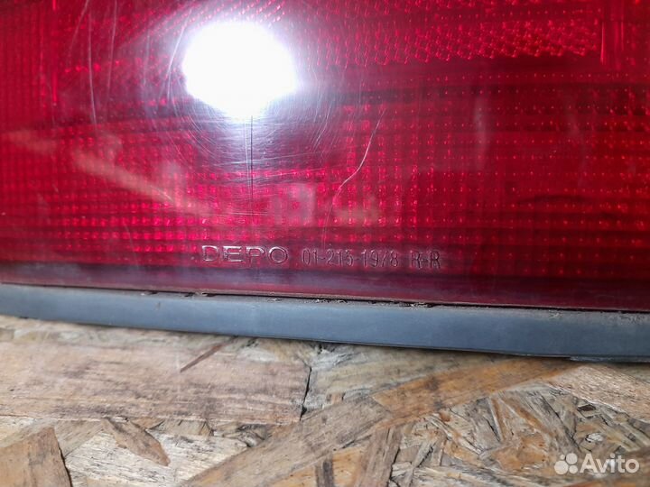 Nissan sunny N14 фонарь задний правый