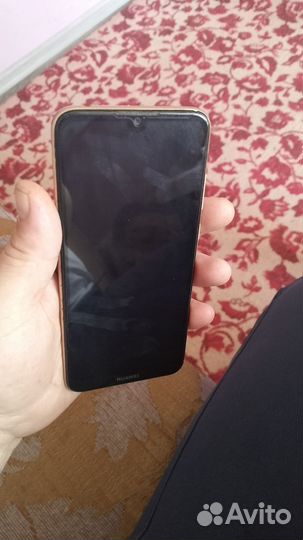 HUAWEI Y6 (2019), 2/32 ГБ