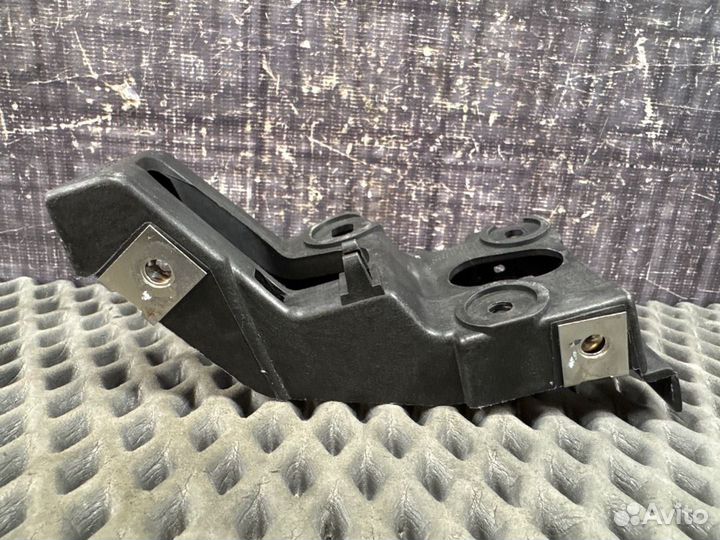 Крепление крыла переднее левое Audi A4 B6 AMB 2004