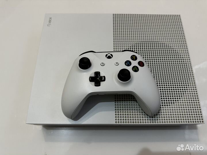 Xbox One S 1tb с играми