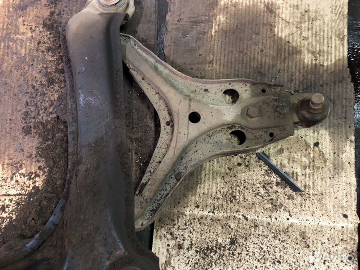 Подрамник Audi 80