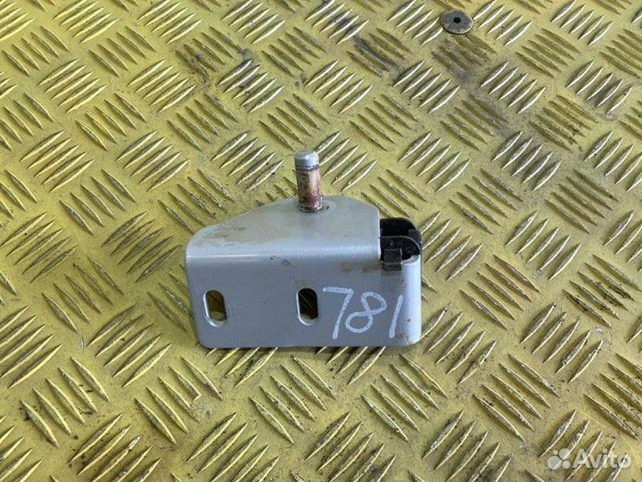 Кронштейн нижнего спального места левый Man Tgl