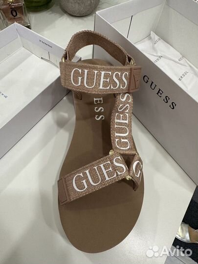 Босоножки Guess новые 38 размер