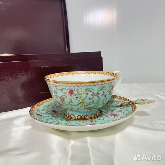 Фарфоровые чашки