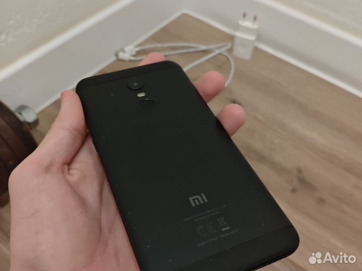 Xiaomi Redmi 5 Plus, 3/32 ГБ