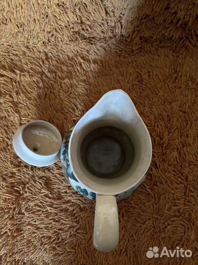 Глиняный кувшин большой