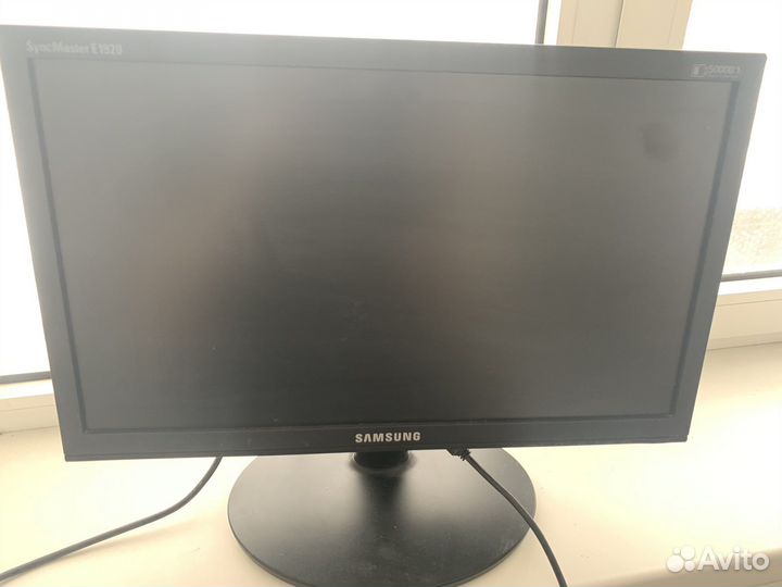 Монитор Samsung