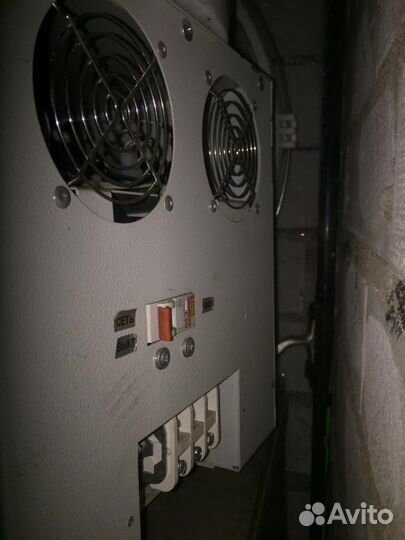 Стабилизатор напряжения бу