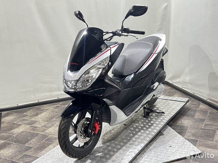 Максискутер Honda PCX 150