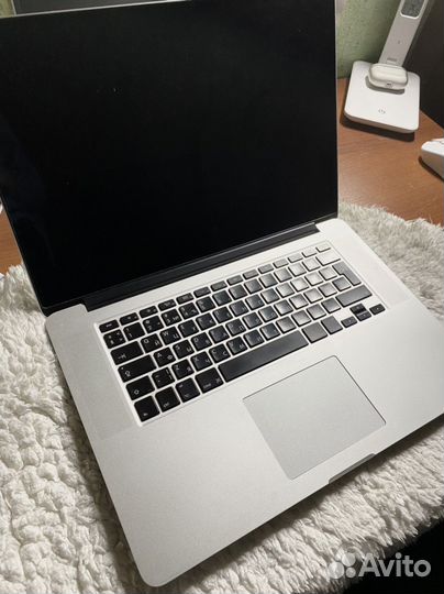 Apple MacBook Pro 15,5