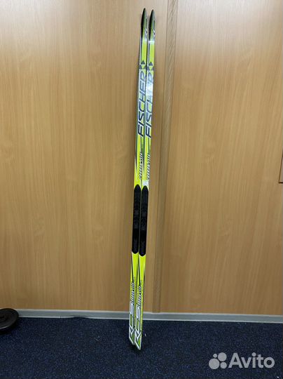 Беговые лыжи Fischer carbonlite 207см stiff plus