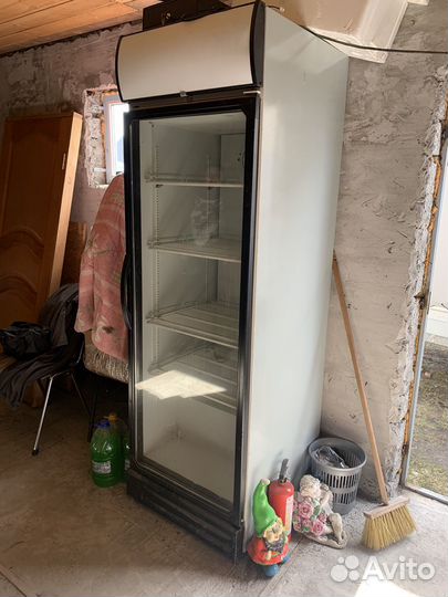 Холодильник витрина для напитков
