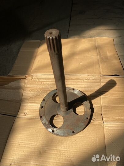 Вал блокировочный 70-2409020