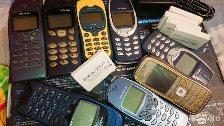 Сотовые телефоны старые