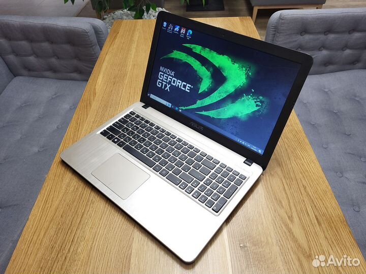 Игровой ноутбук Asus/ GeForce MX110/ 8 ram/ SSD