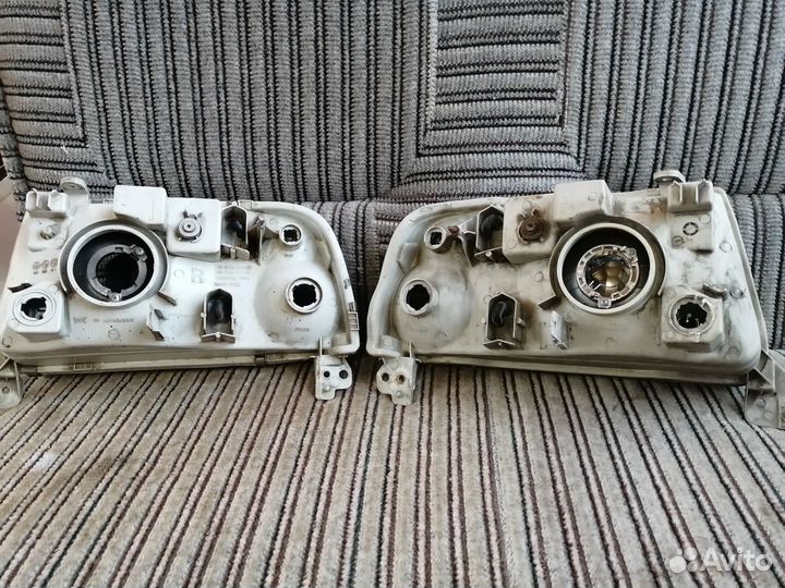 Фара передняя паравя, левая