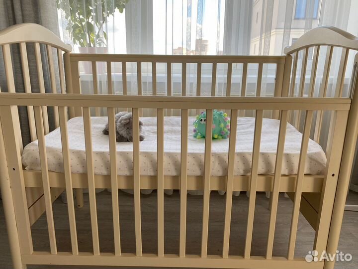 Детская кроватка