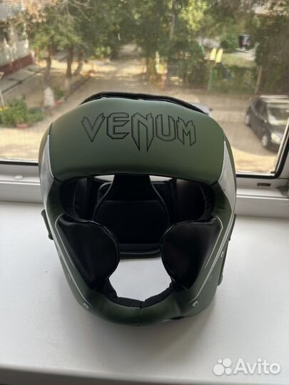 Боксерский шлем venum