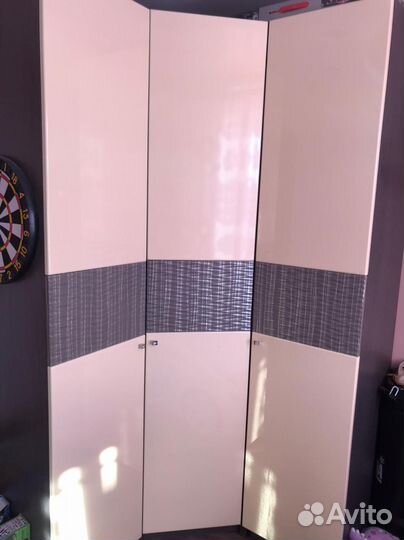 Шкаф угловой