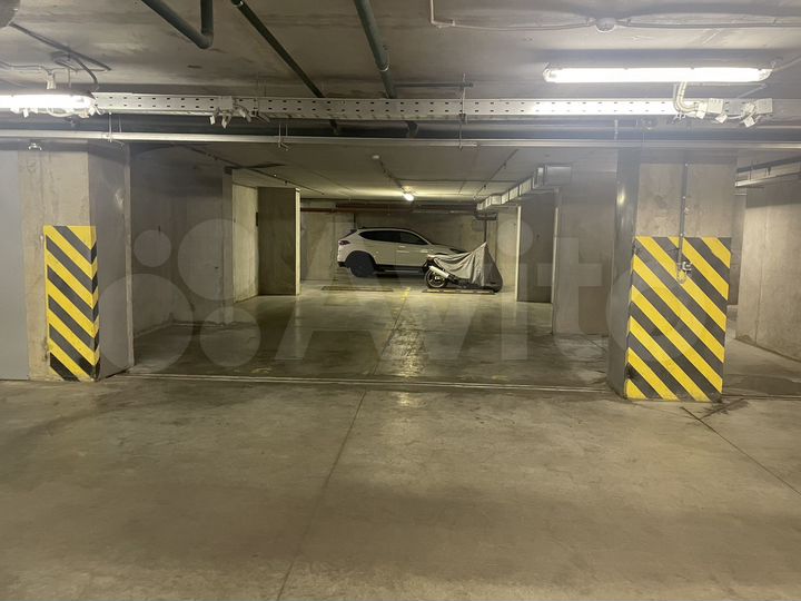 Машиноместо, 28 м²