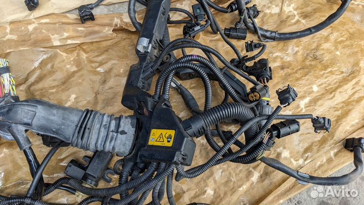 Подкапотная проводка BMW 7 f01 f02