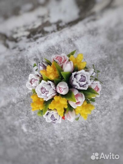 Неувядающий букет с мимозой