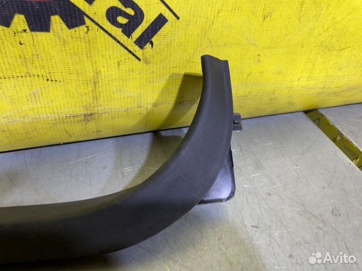 Накладка рамки стекла задняя левая Ford Focus 3