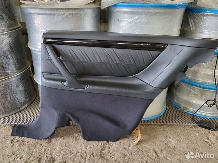 Обшивка задняя правая на Мерседес W215