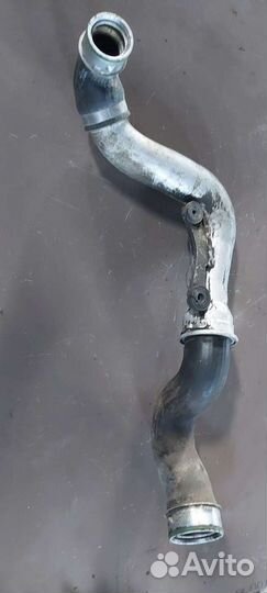 Патрубок интеркулера на Volkswagen Passat B6