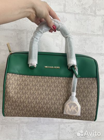 Сумка Michael Kors Medium Travel