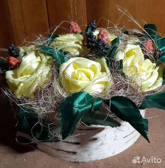 Композиция из цветов ручной работы