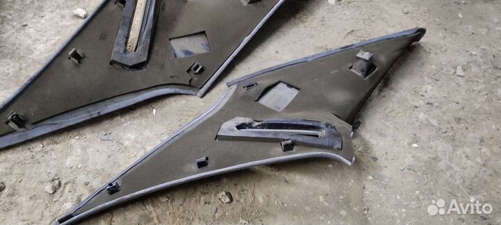 Обшивка задней стойки W202