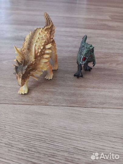 Динозавры игрушки
