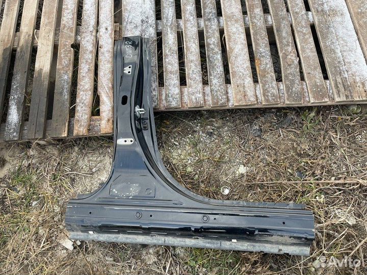 Порог Средняя стойка правый Mitsubishi Outlander 3