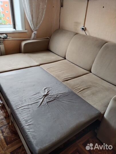 Большой угловой диван раскладной б/у